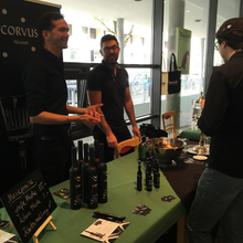 Laden Sie das Bild in den Galerie-Viewer, Cornix